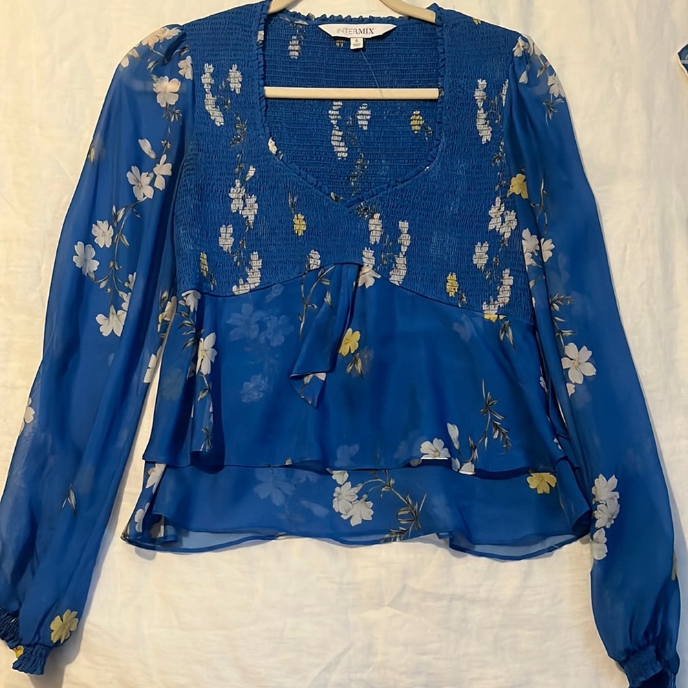Intermix top